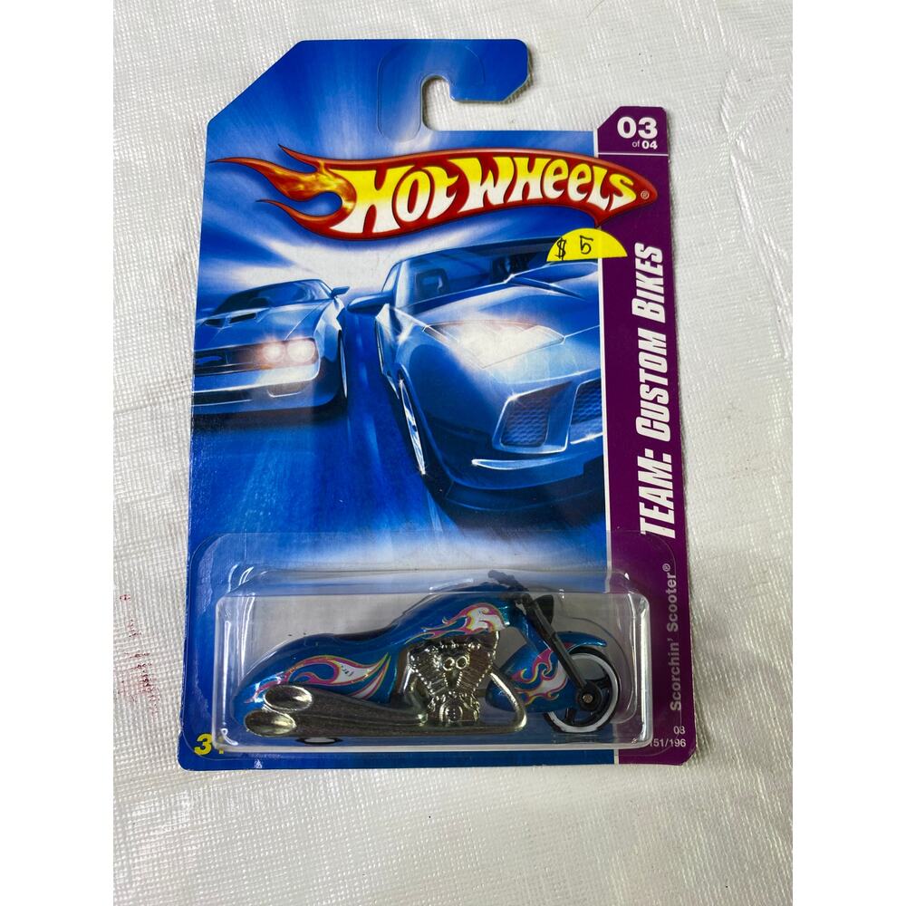 Hot Wheels Scorchin Scooter motorcycle